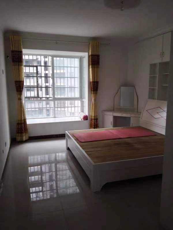 香山红叶  3室2厅2卫    1500.0元/月室内图