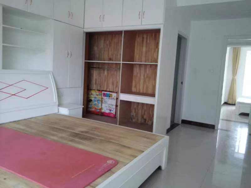 香山红叶  3室2厅2卫    1500.0元/月室内图