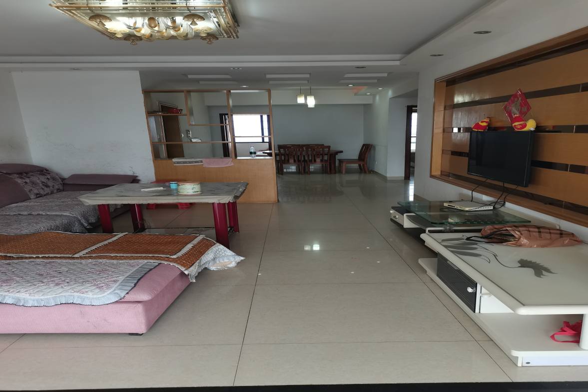 龙泰熙城  3室2厅2卫    1600.0元/月室内图