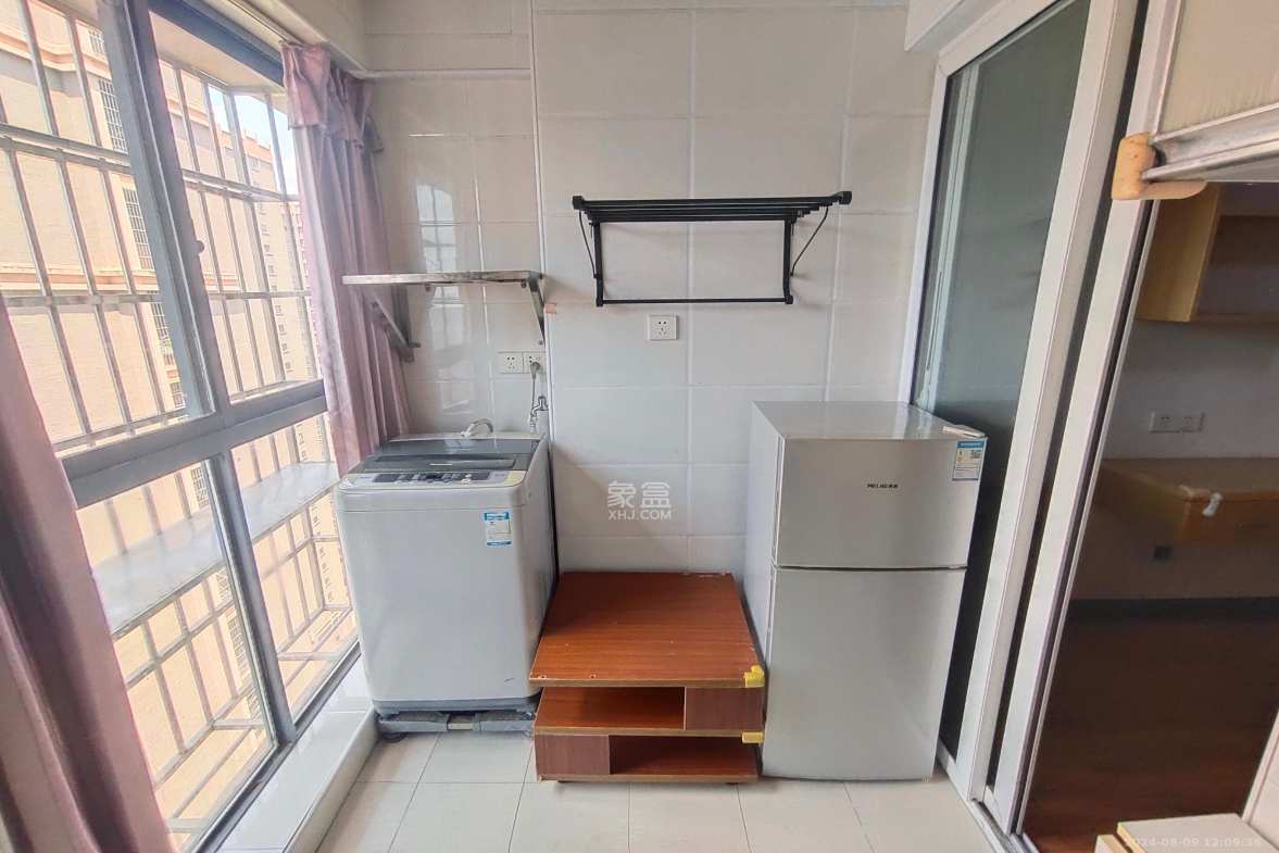 爵士湘  1室1厅1卫   1100.00元/月室内图