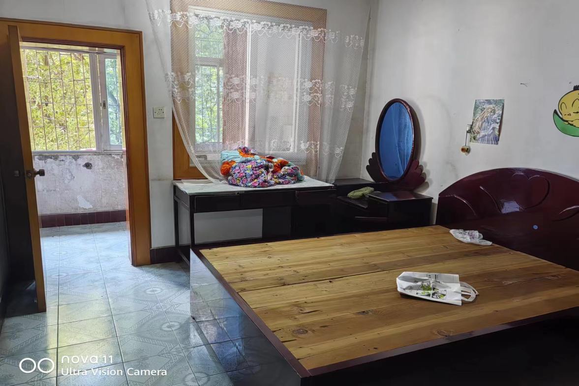 建设银行关节脑家属楼  2室1厅1卫    550.0元/月室内图1