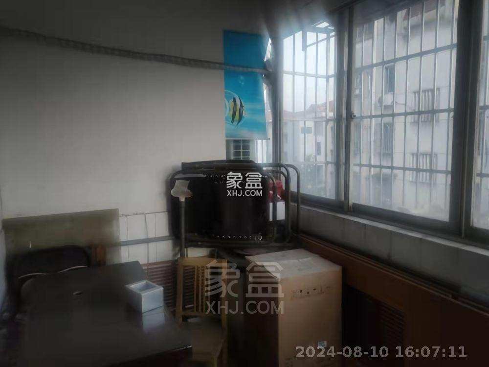 滨江一村  4室2厅1卫   1500.00元/月室内图