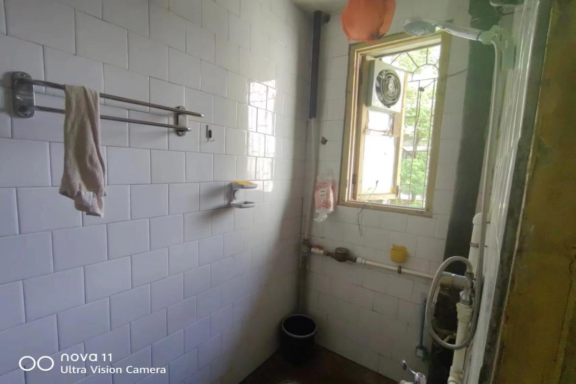 建设银行关节脑家属楼  2室1厅1卫    550.0元/月室内图