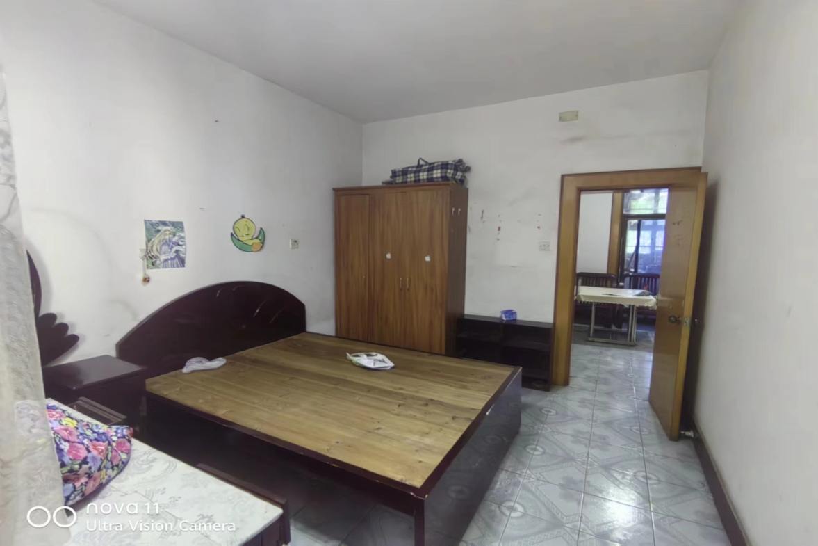 建设银行关节脑家属楼  2室1厅1卫    550.0元/月室内图