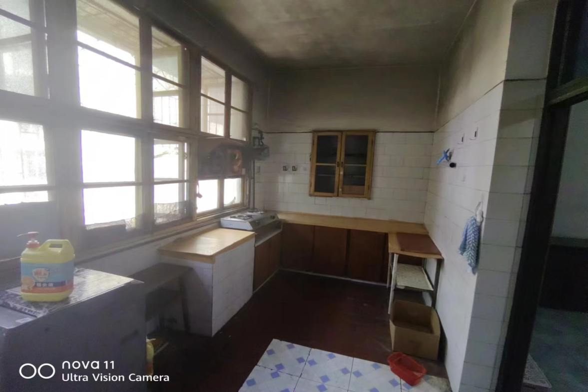 建设银行关节脑家属楼  2室1厅1卫    550.0元/月室内图