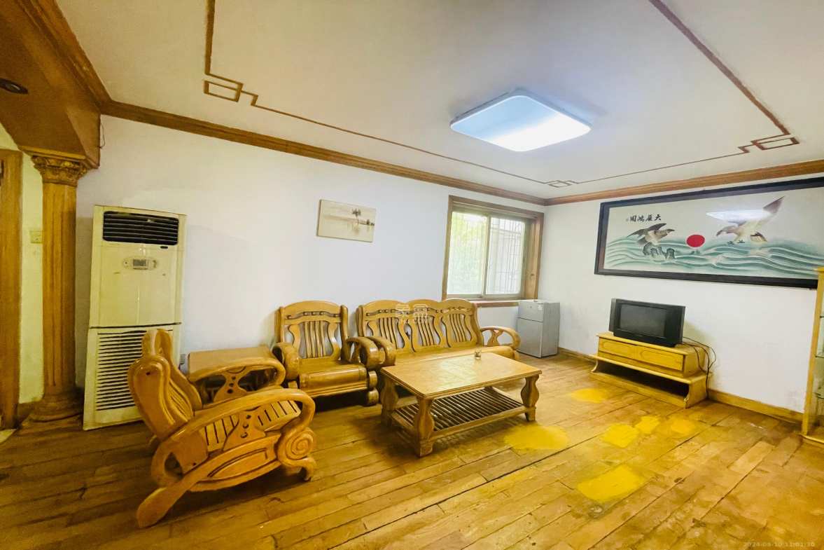 南园小区  3室2厅1卫   1900.00元/月室内图1