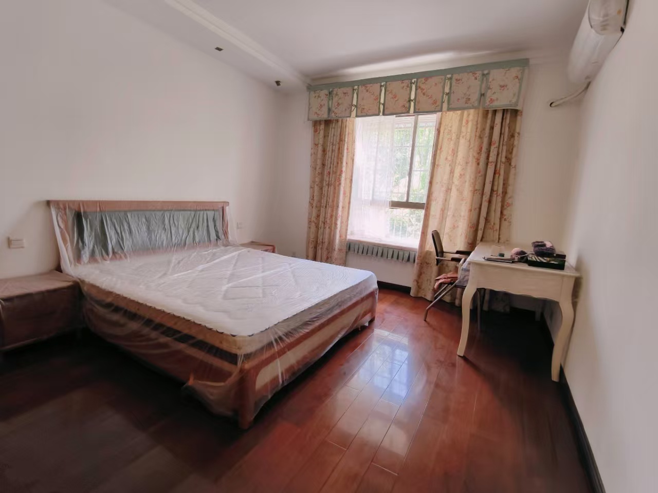 慧泽园(城院教师新村)  4室2厅2卫    70.8万 慧泽园(城院教师新村)  4室2厅2卫    70.8万