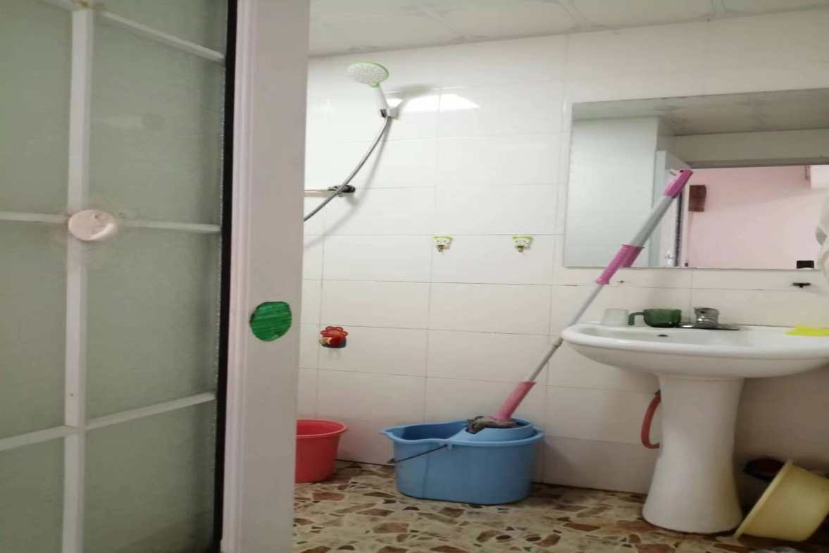 碧海蓝天  1室1厅1卫    2000.0元/月 碧海蓝天  1室1厅1卫    2000.0元/月室内图