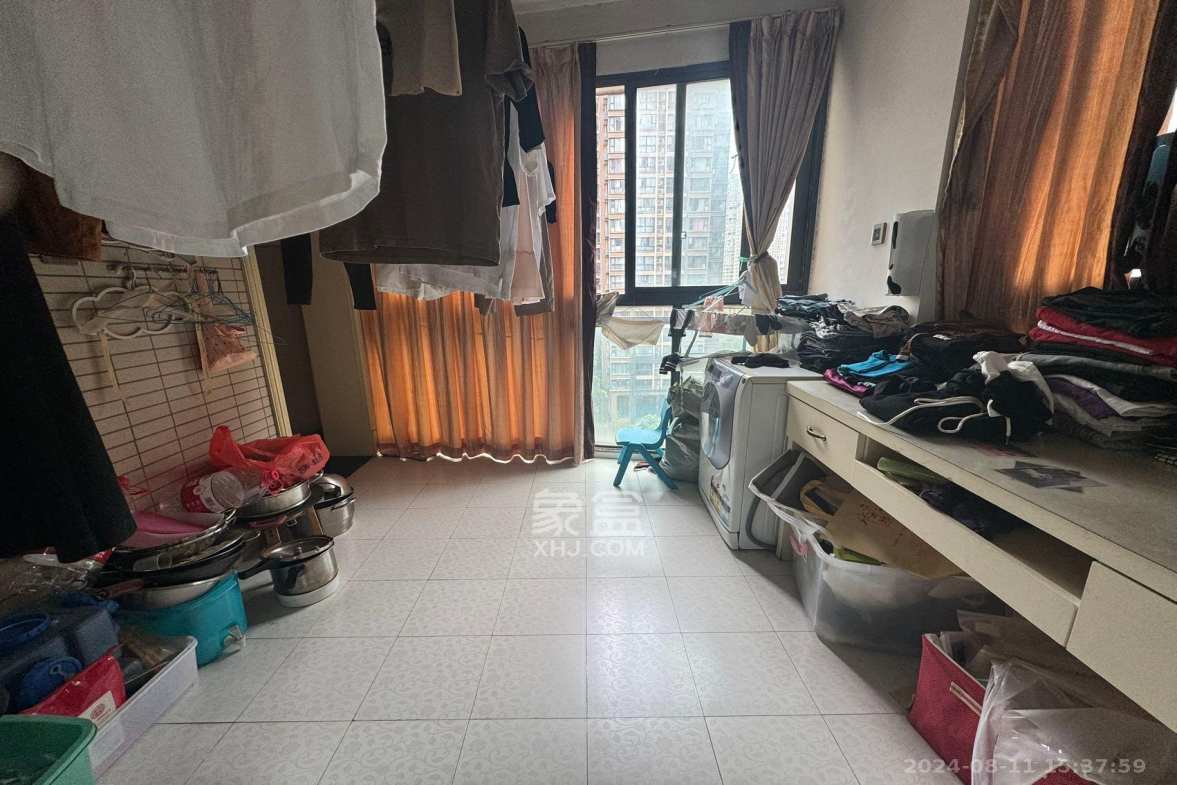 藏珑湖上国际花园  5室2厅3卫   8500.00元/月室内图