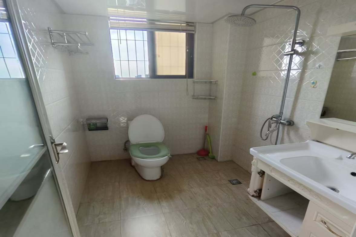 明兴翰苑一期  3室2厅1卫   1900.00元/月室内图