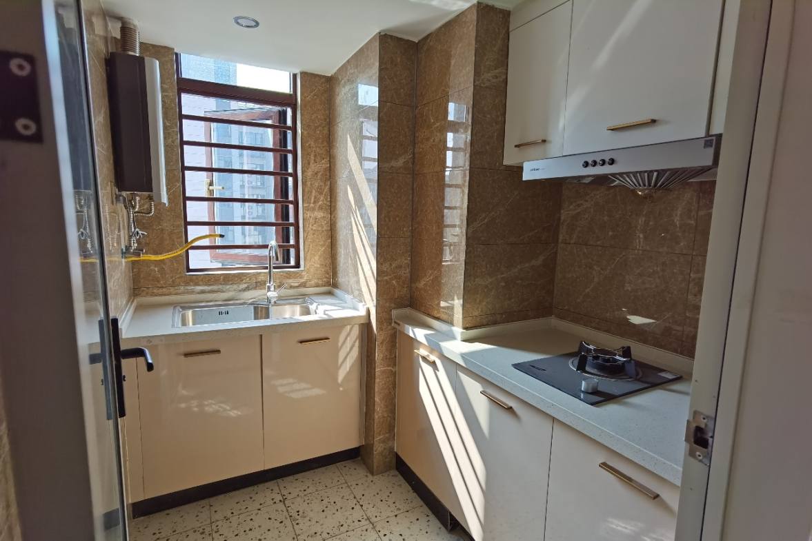 青春里  2室1厅1卫    1500.0元/月室内图