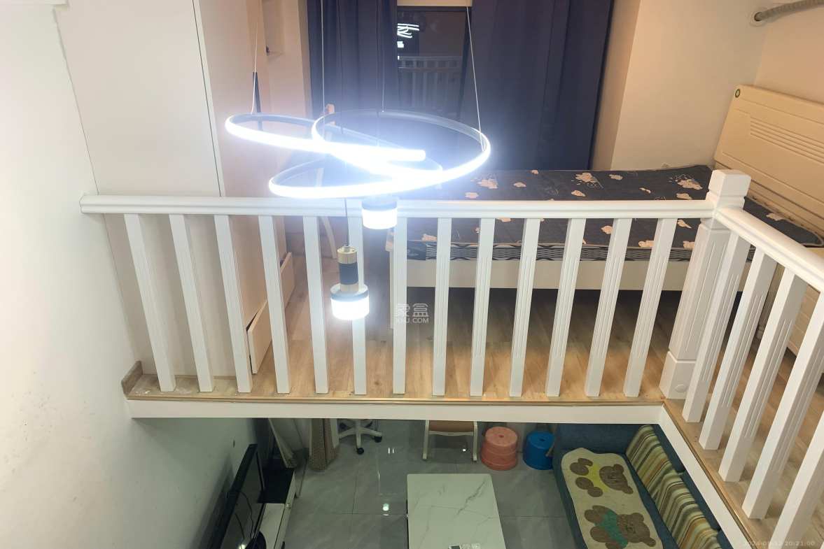 卓越江岸  2室1厅1卫   2300.00元/月室内图