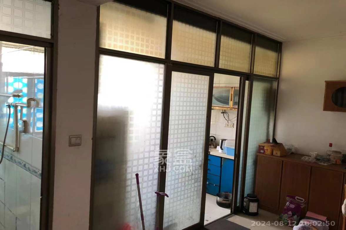 鑫园  3室2厅1卫   2100.00元/月室内图