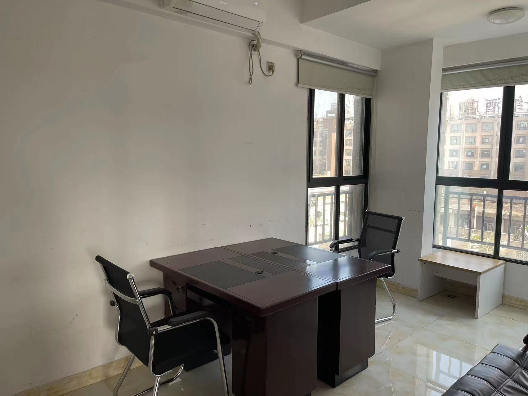 五洲富隆中心   1300.0㎡      2500.0元/月室内图