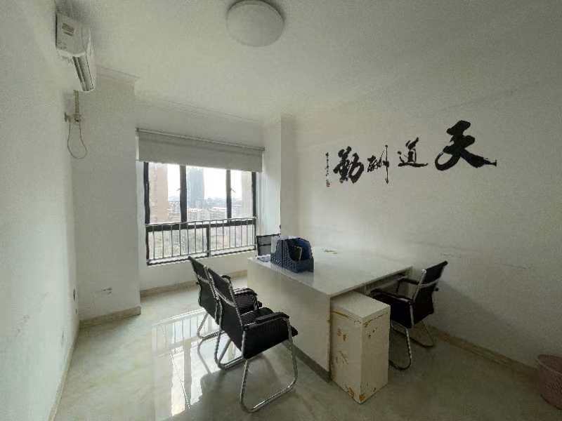 五洲富隆中心   1300.0㎡      2500.0元/月室内图