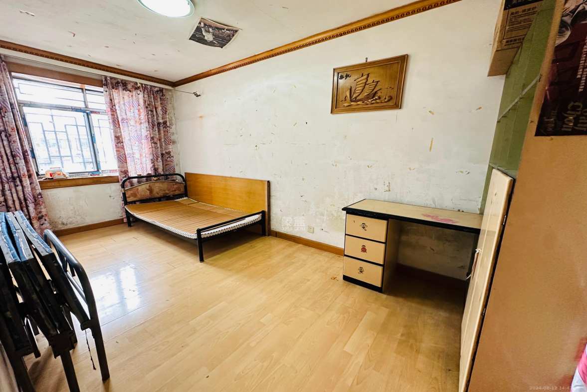 西湖新村  3室1厅1卫   2000.00元/月室内图