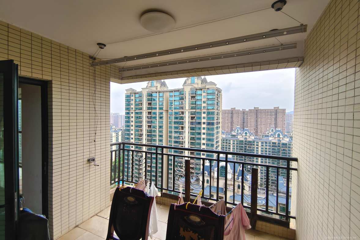 恒大名都  4室2厅2卫   2400.00元/月室内图