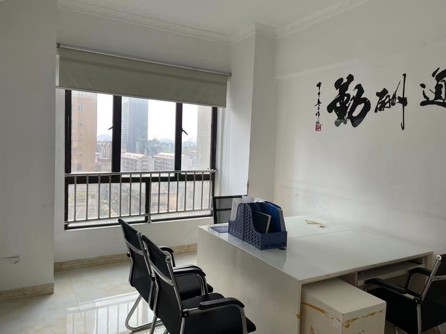 五洲富隆中心   1300.0㎡      2500.0元/月室内图