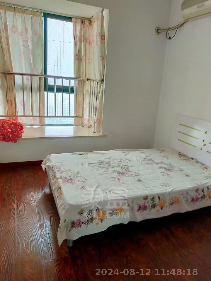 经世皇城  3室2厅1卫    1800.0元/月