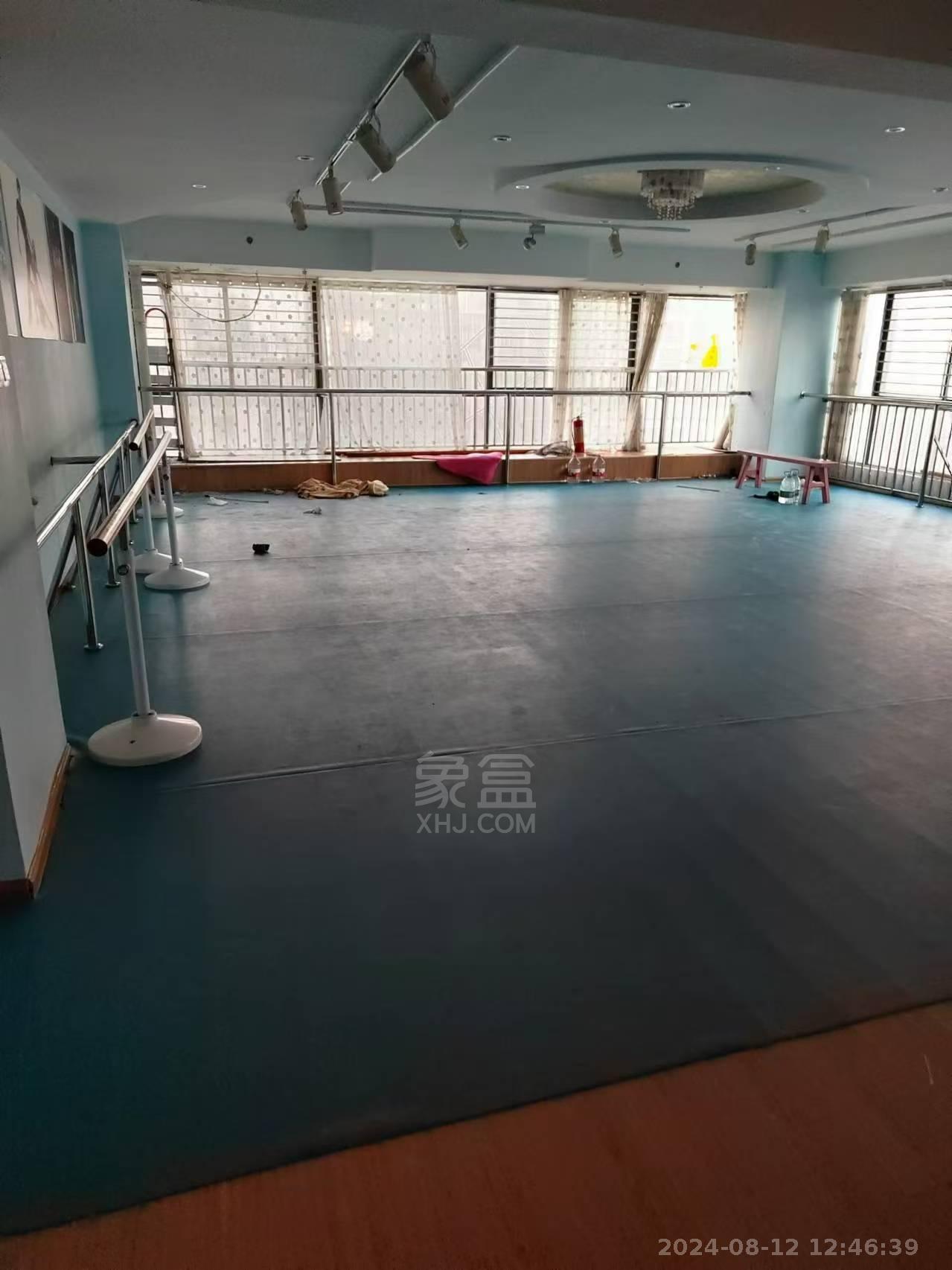 家润多   198.0㎡     4500.00元/月室内图