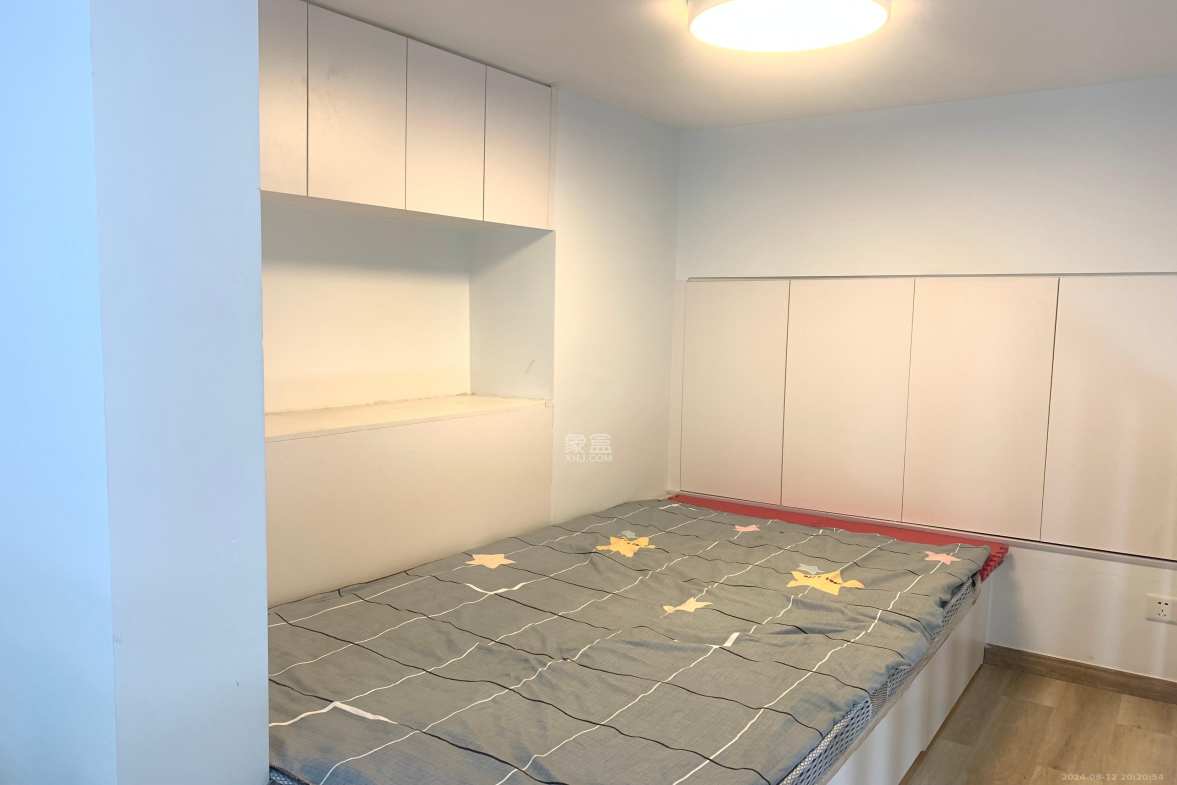 卓越江岸  2室1厅1卫   2300.00元/月室内图