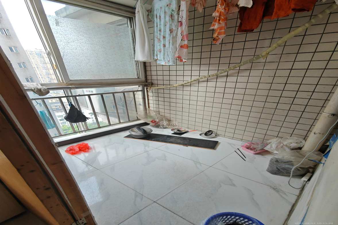 华瑞电子商厦（湖南科佳摄影城）  1室1厅1卫   1600.00元/月室内图