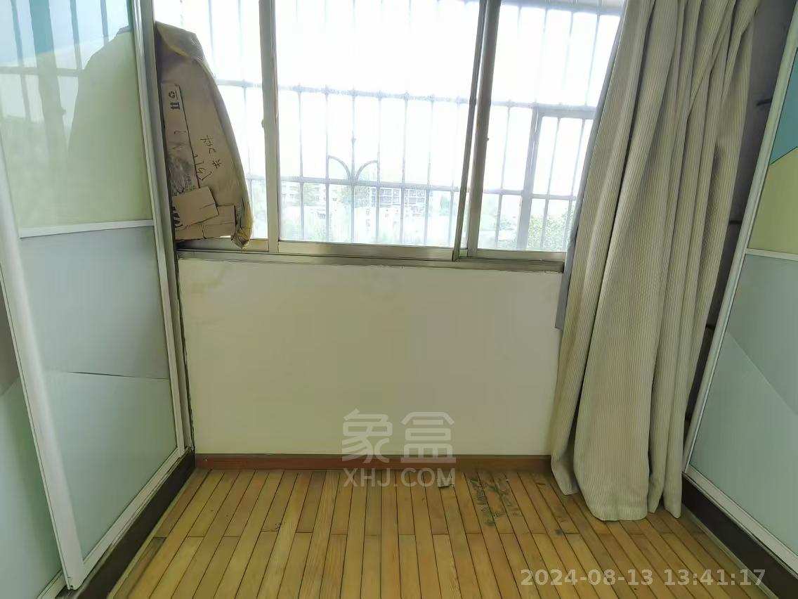 恒丰小区  3室2厅2卫   1500.00元/月室内图