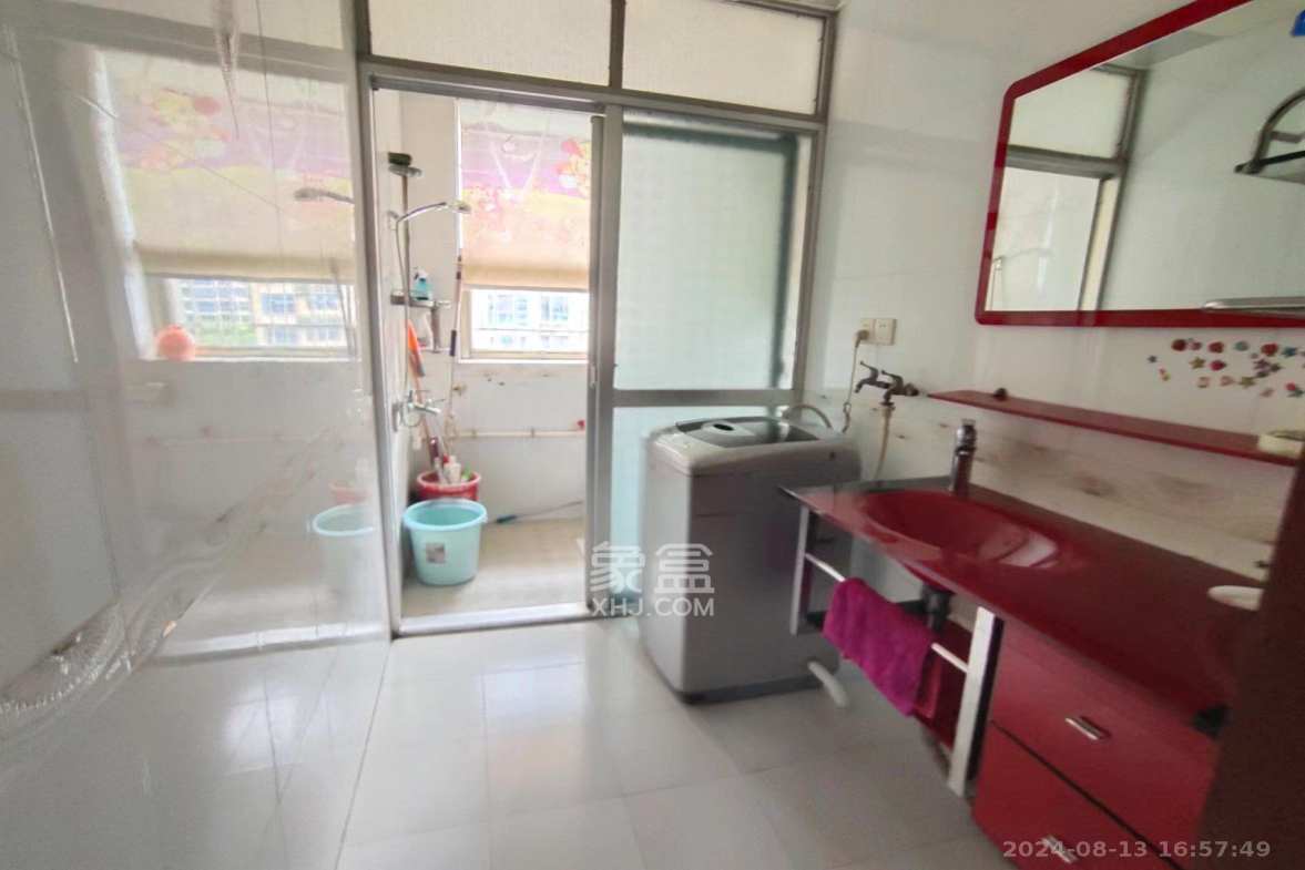 芙蓉公寓 3室2厅2卫 2300.0元/月 芙蓉公寓 3室2厅2卫 2300.0元/月室内图