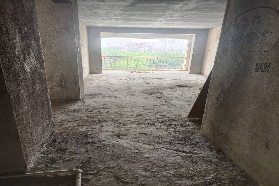 公交小区  3室2厅1卫    44.0万室内图1