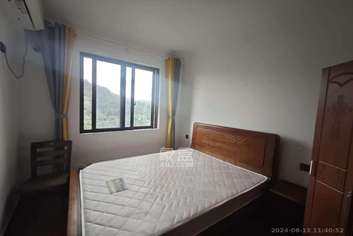 盛景谷山里  4室2厅2卫   2800.00元/月室内图