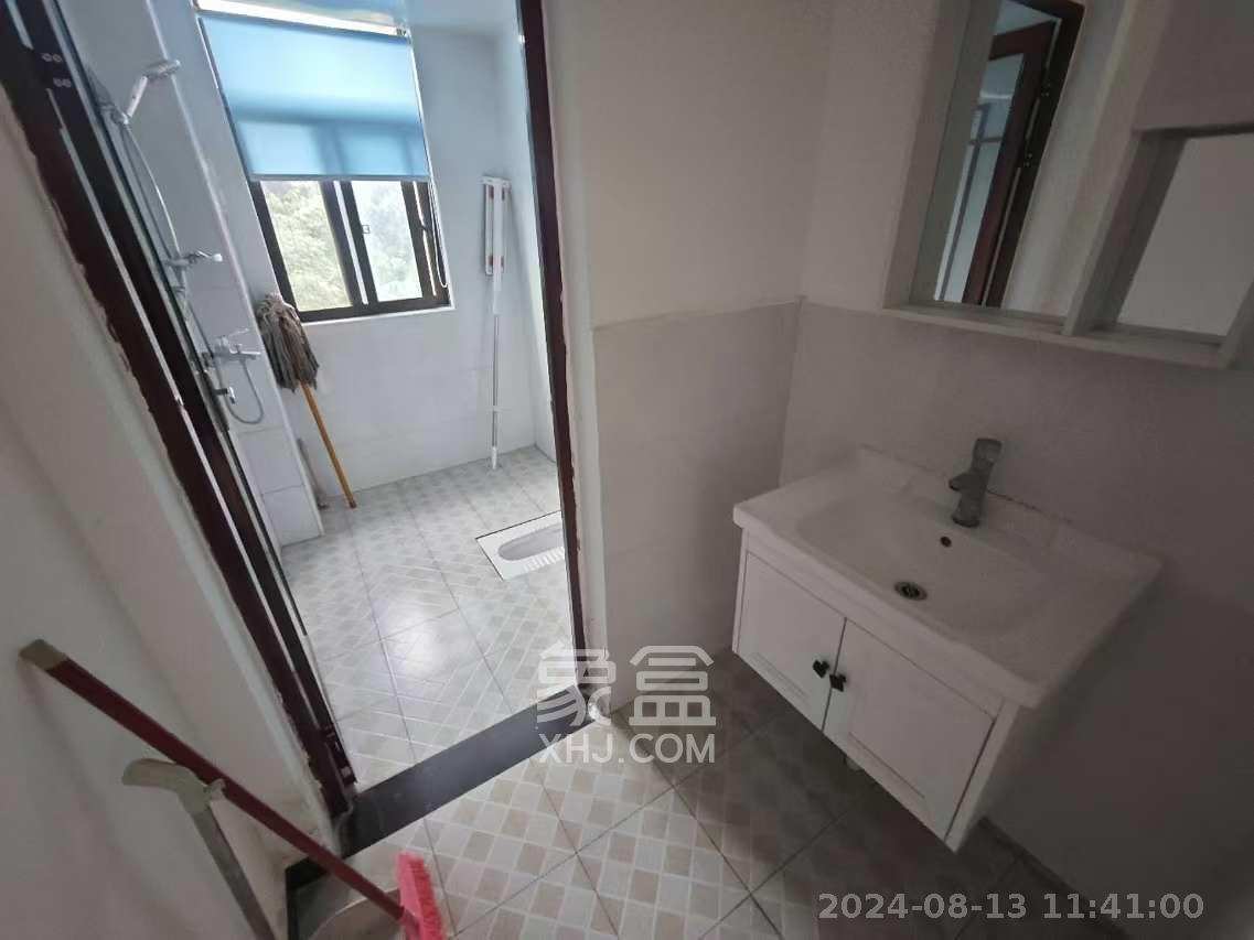 盛景谷山里  4室2厅2卫   2800.00元/月室内图
