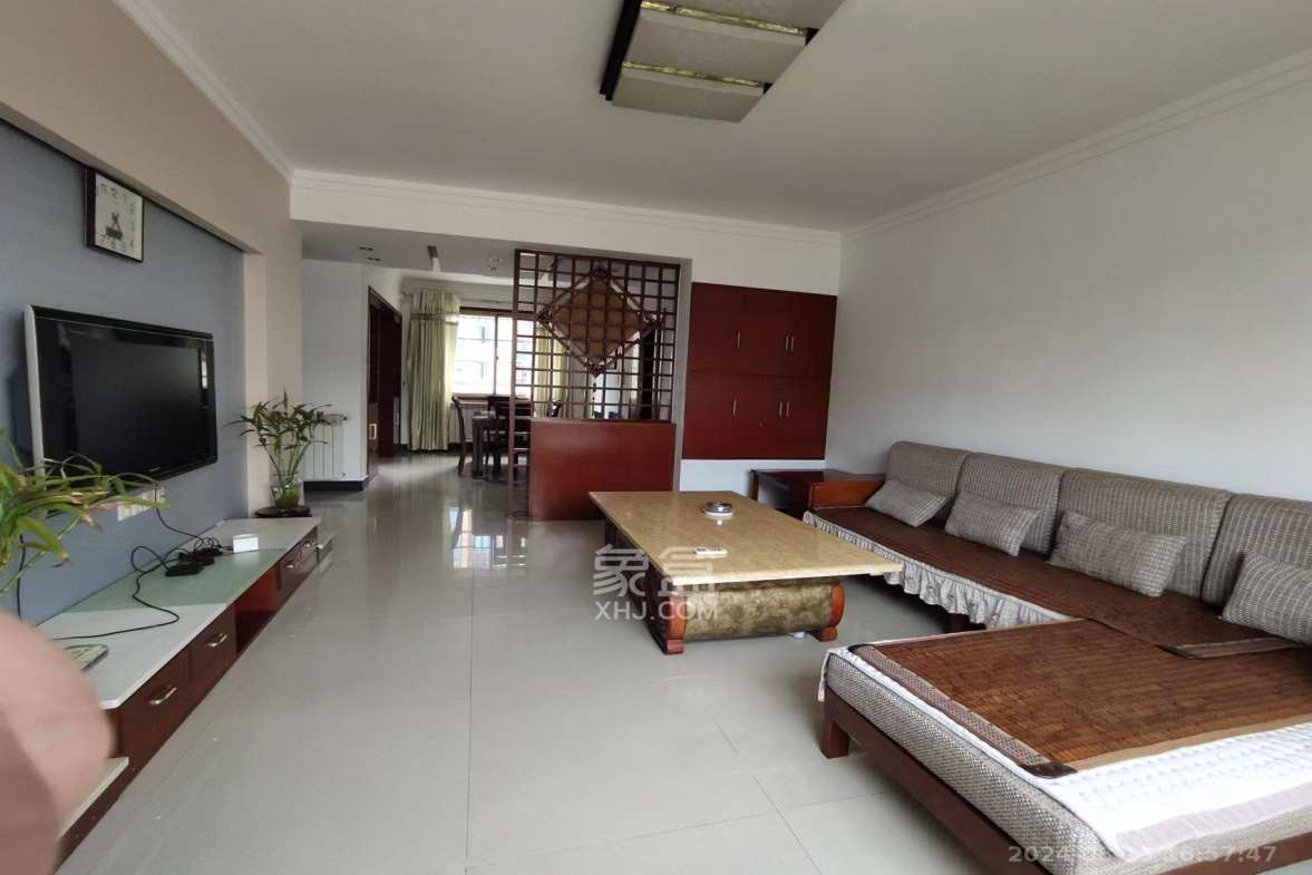 芙蓉公寓 3室2厅2卫 2300.0元/月 芙蓉公寓 3室2厅2卫 2300.0元/月室内图