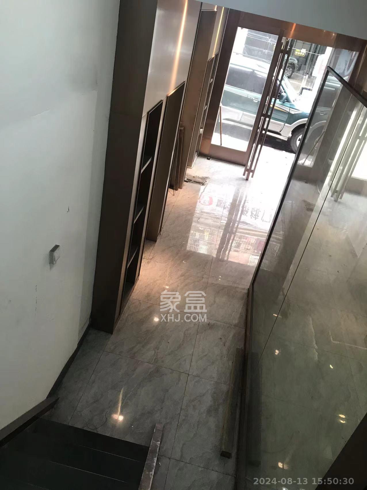 长建建材市场   92.0㎡     4500.00元/月室内图