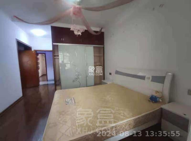 东湖小区  3室2厅2卫   1700.00元/月室内图1