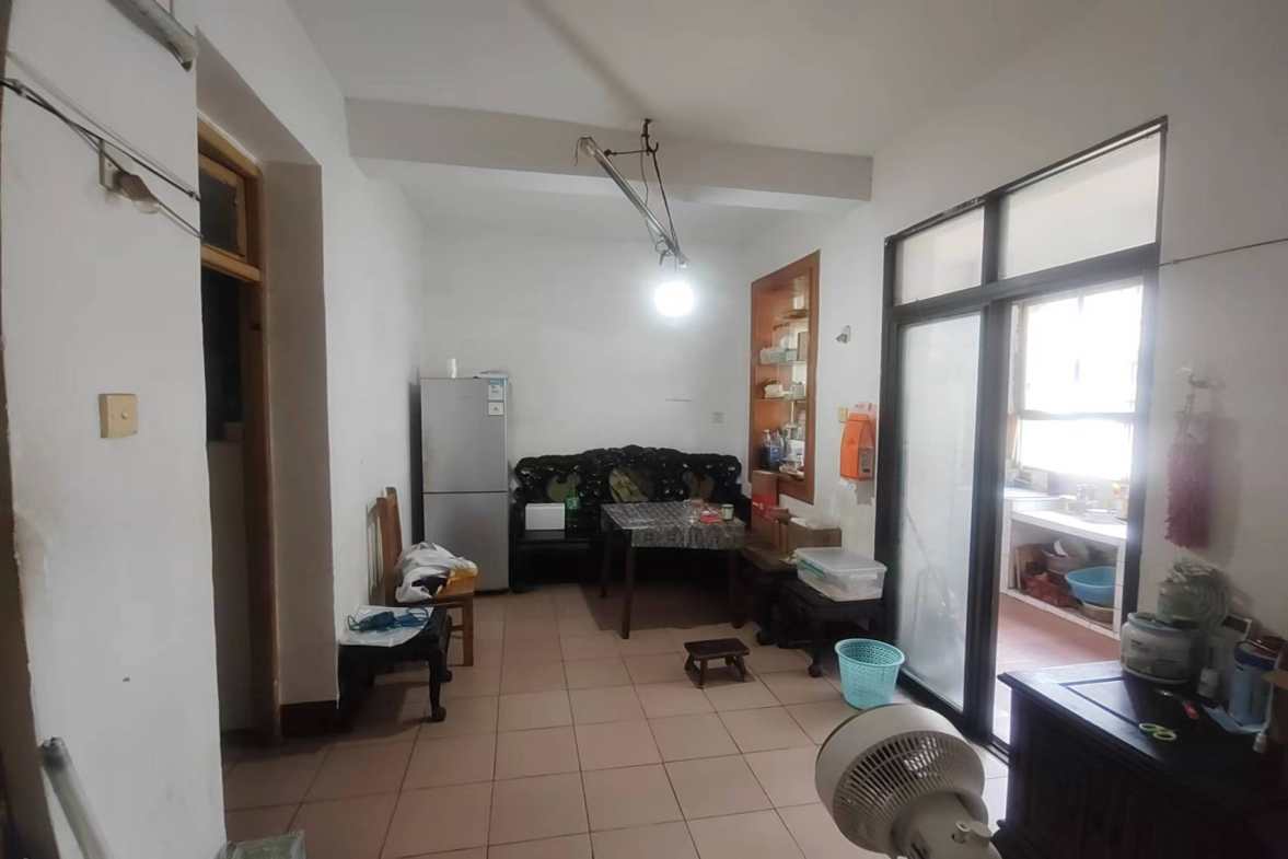 娄星区白塘路肉联厂  2室1厅1卫    550.0元/月室内图