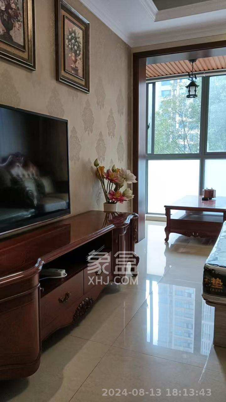 月畔湾  4室2厅1卫   1200.00元/月室内图