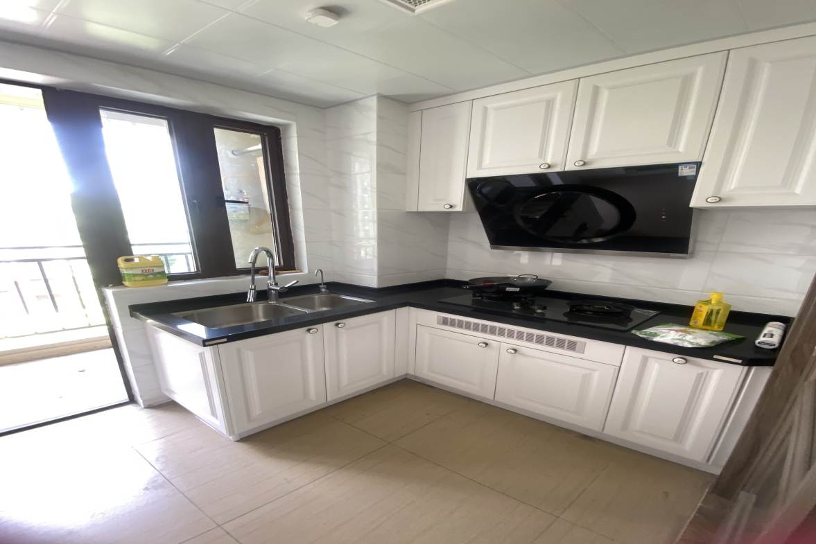 碧桂园豪园-二期  3室2厅2卫    90.0万客厅