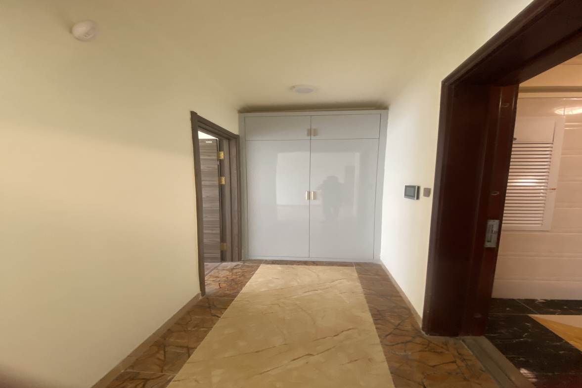 碧桂园豪园-二期  3室2厅2卫    90.0万客厅