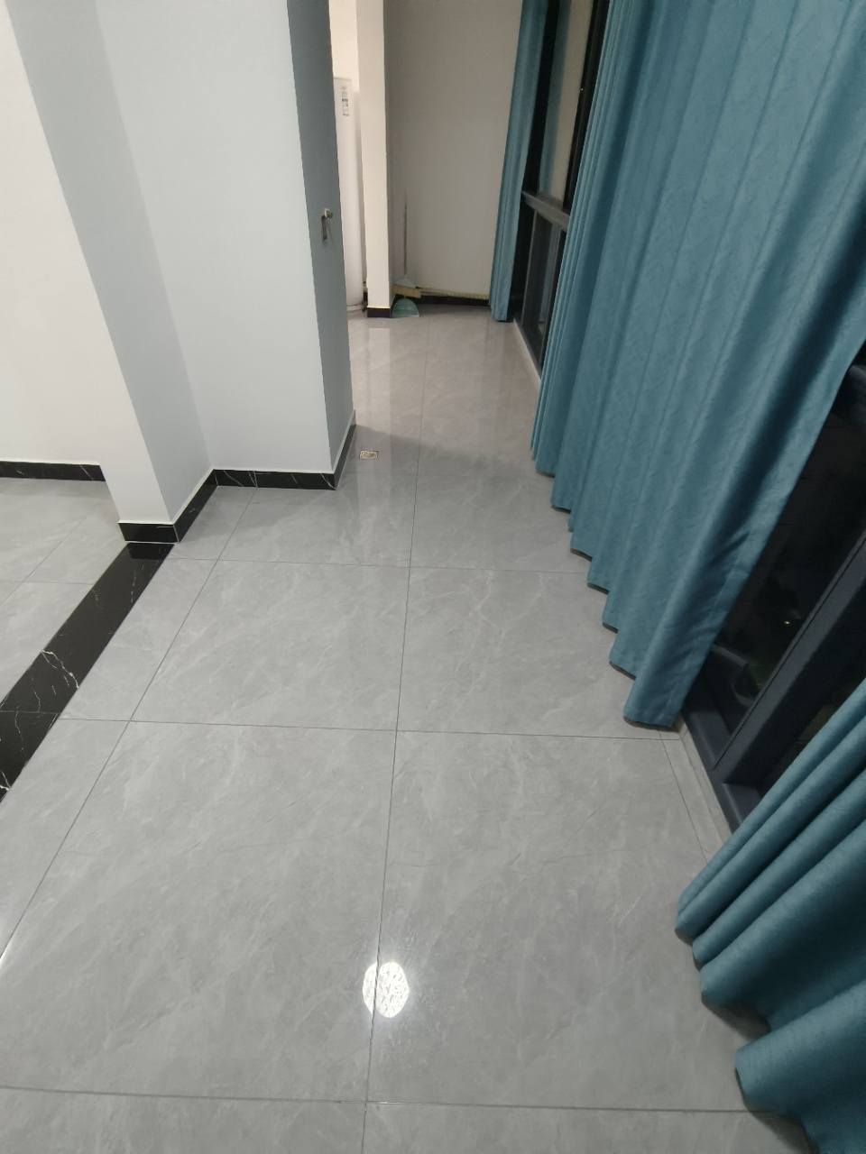 梓湖馨苑  3室2厅2卫   2500.00元/月室内图