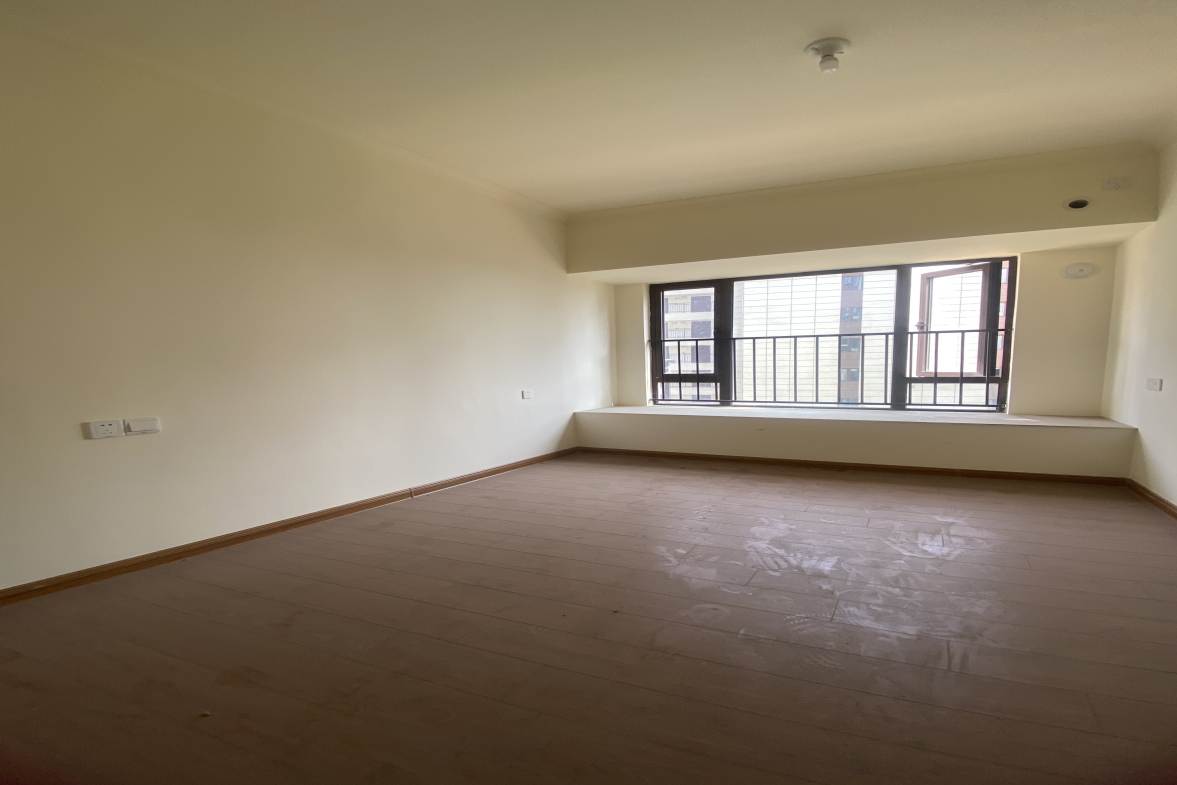 碧桂园豪园-二期  3室2厅2卫    90.0万客厅