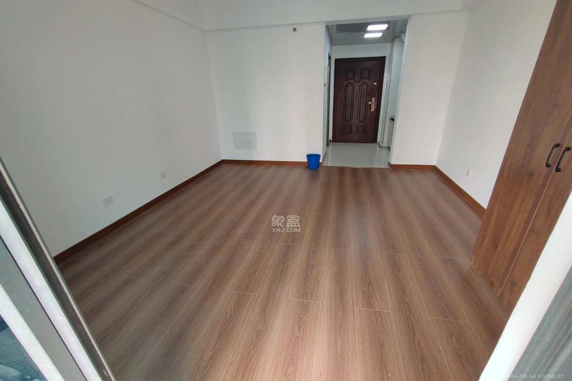 名富公寓  1室1厅1卫   1500.00元/月室内图1