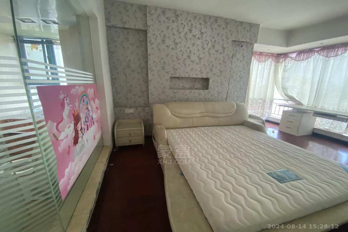 山水国际  3室2厅2卫   1800.00元/月室内图