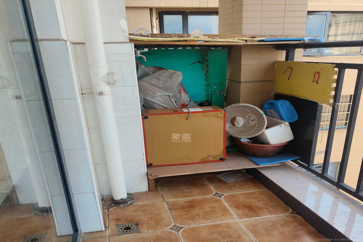 中悦领秀城  2室2厅1卫   1500.00元/月室内图