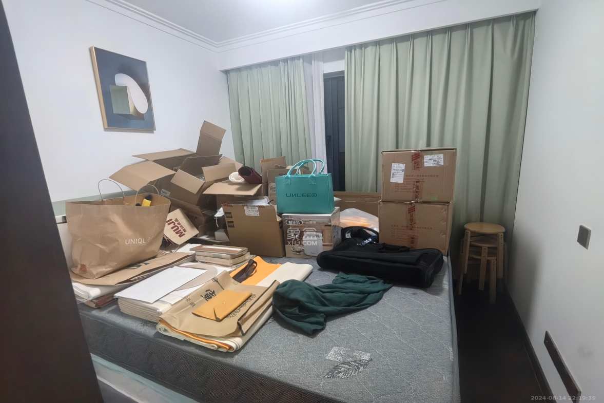 绿地长沙城际空间站（绿地新里佳苑）  4室2厅2卫   4600.00元/月室内图