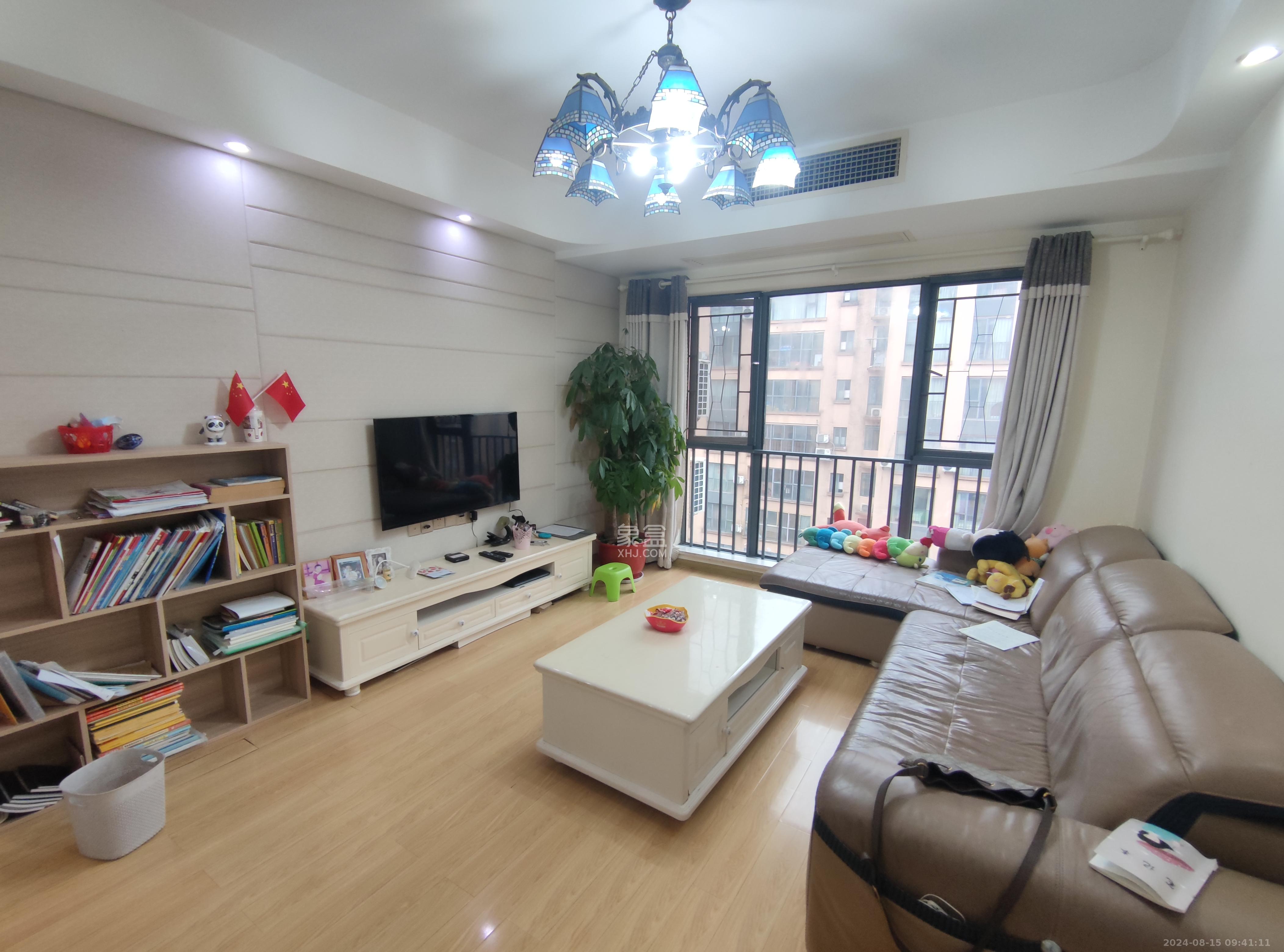 中城丽景香山园  3室2厅2卫   3800.00元/月