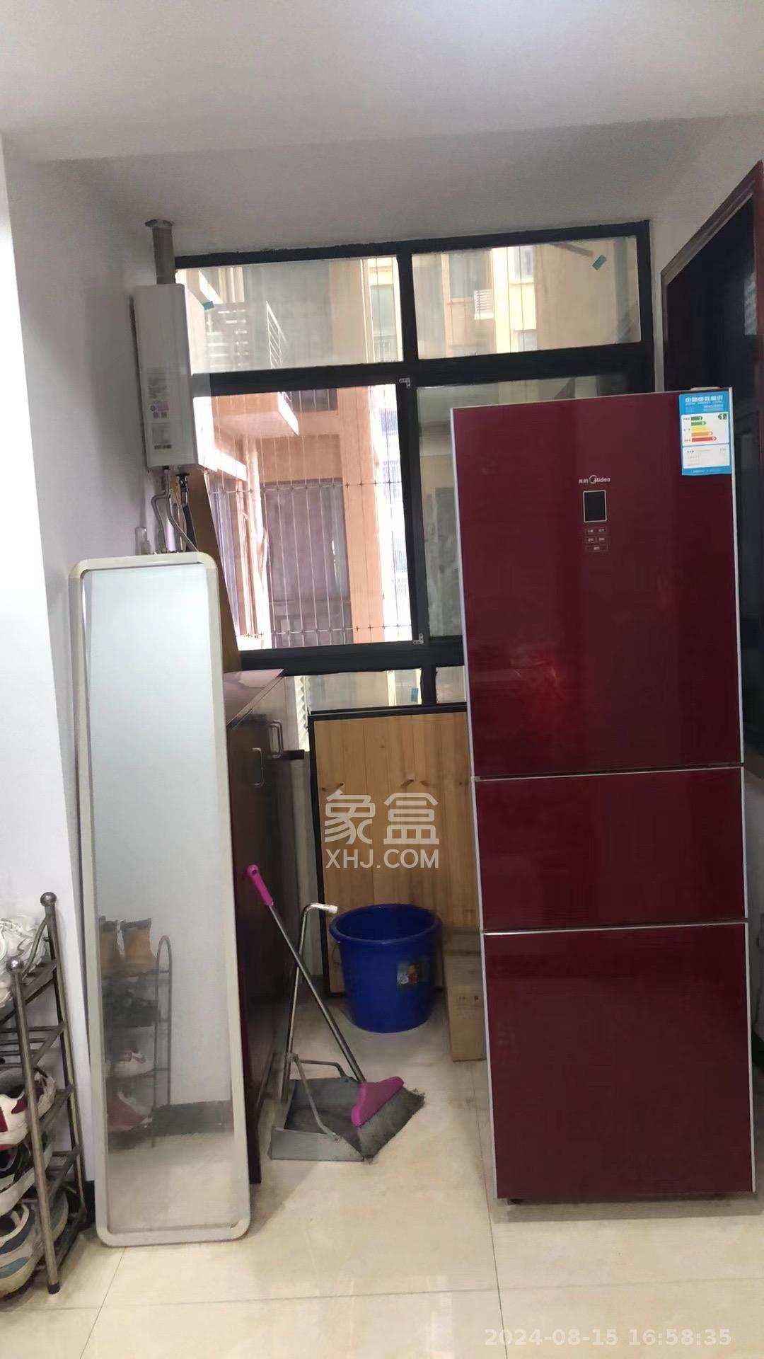 中南红领邦（红星嘉和苑）  1室2厅1卫   800.00元/月室内图
