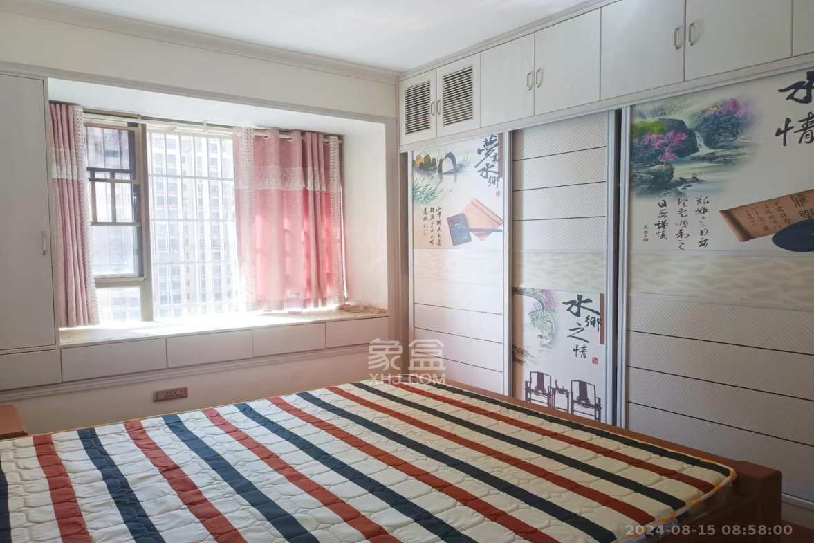 幸福庄园  4室2厅2卫   2300.00元/月室内图