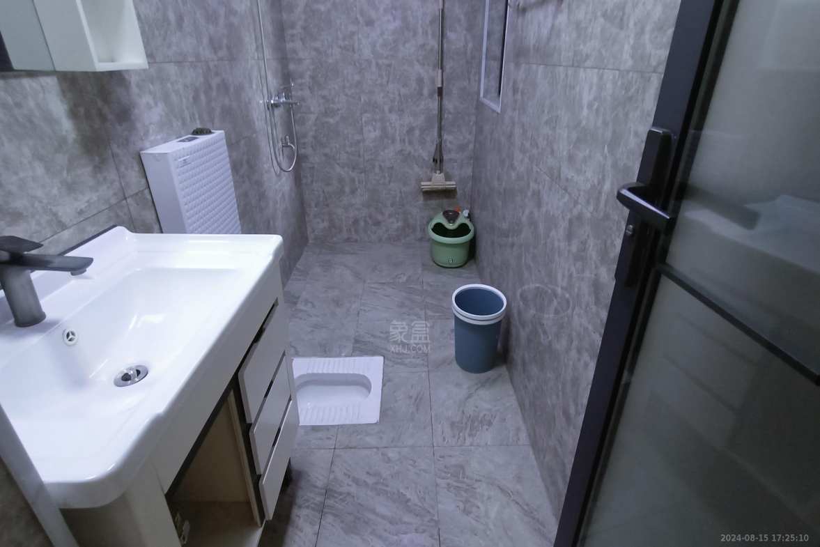 水木阳光里  1室1厅1卫   1300.00元/月室内图