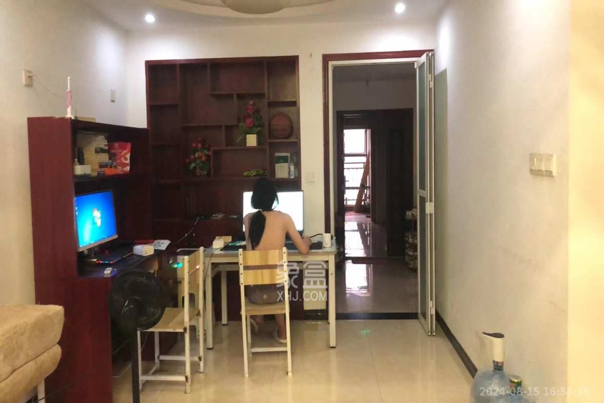 中南红领邦（红星嘉和苑）  1室2厅1卫   800.00元/月室内图