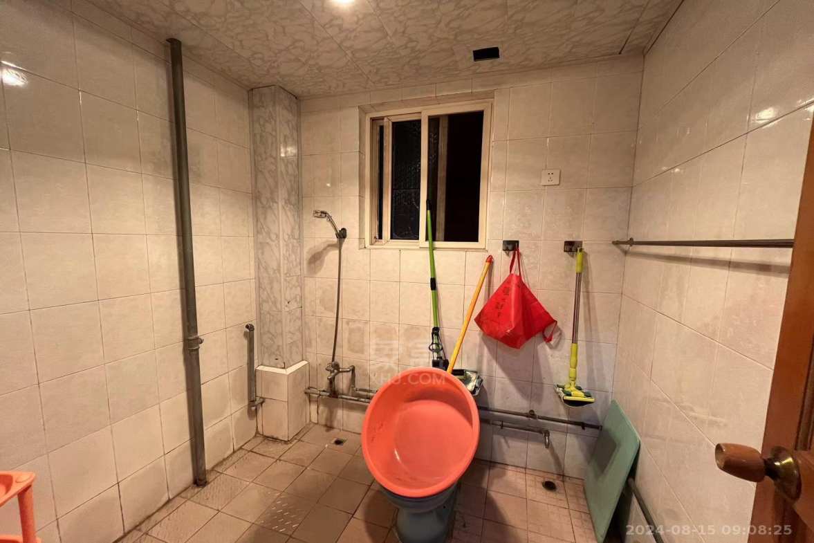 汇达花园 3室2厅2卫 1300.0元/月 汇达花园 3室2厅2卫 1300.0元/月室内图